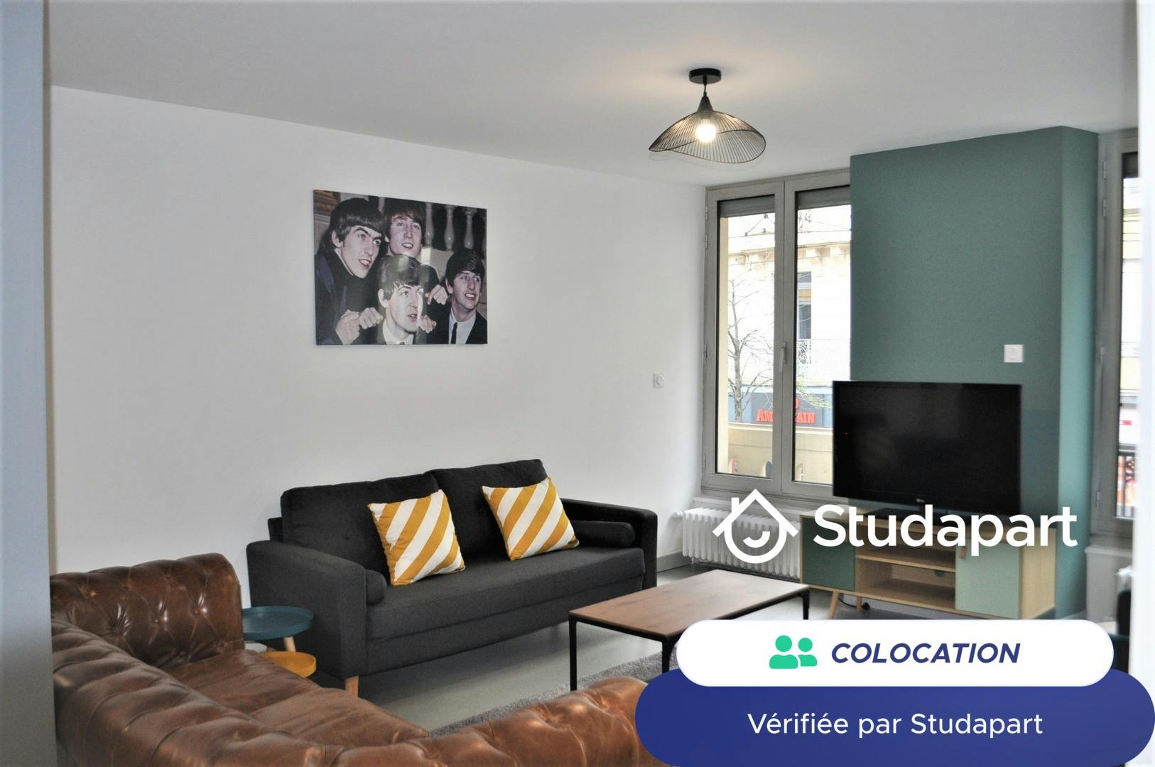 Private room for rent for €395 per month in Saint-Étienne, Rue Charles de Gaulle