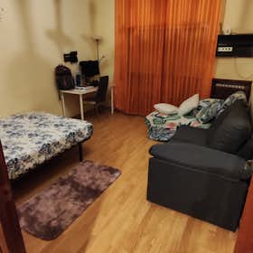Private room for rent for €550 per month in Madrid, Calle de López de Hoyos