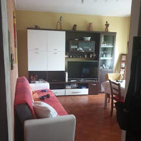 Delat rum att hyra för 500 € i månaden i Rivoli, Via Grado