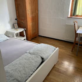 Приватна кімната за оренду для 157 354 HUF на місяць у Budapest, Hérics utca