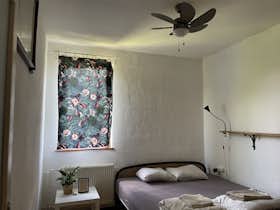 Отдельная комната сдается в аренду за 135 638 HUF в месяц в Budapest, Hérics utca