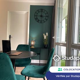 Private room for rent for €595 per month in Cergy, Rue des Châteaux Brûloirs