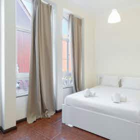 Apartment for rent for €1,200 per month in Porto, Travessa de Liceiras