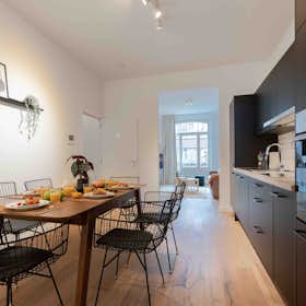 Building for rent for €1,265 per month in Ixelles, Rue de l'Automne