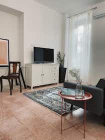 Apartment for rent for €1,200 per month in Piraeus, Leoforos Vasileos Georgiou B'