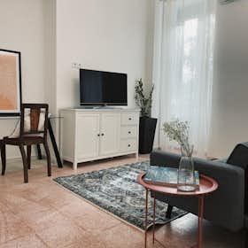 Apartment for rent for €1,200 per month in Piraeus, Leoforos Vasileos Georgiou B'