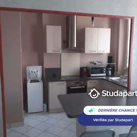 公寓 for rent for €700 per month in Toulon, Avenue Marcel Castie