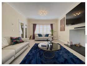 Casa en alquiler por 8175 GBP al mes en Peterborough, Vawser Crescent