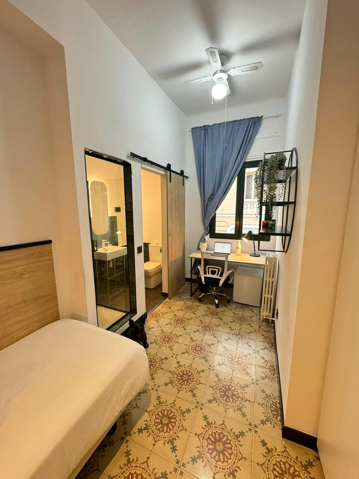 Quarto privado para alugar por € 1.445 por mês em Madrid, Calle de Caracas