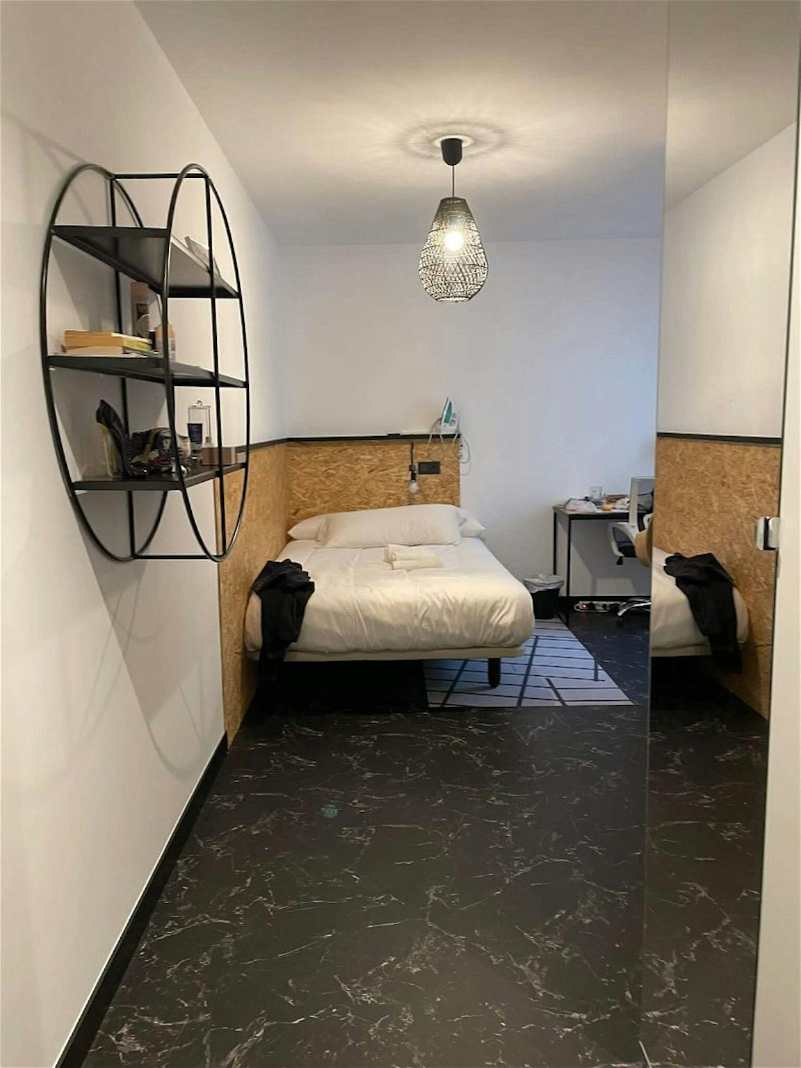 Calle de Caracas, Madrid preview