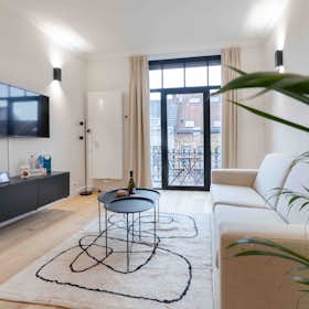 Building for rent for €1,510 per month in Ixelles, Chaussée de Waterloo