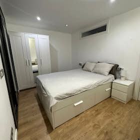 Appartement te huur voor € 735 per maand in Barcelona, Carrer de Jorba