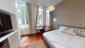 私人房间 正在以 €425 的月租出租，其位于 Roubaix, Rue Latine