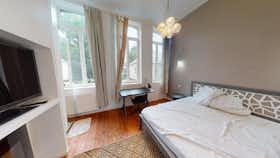 Pokój prywatny do wynajęcia za 425 € miesięcznie w mieście Roubaix, Rue Latine