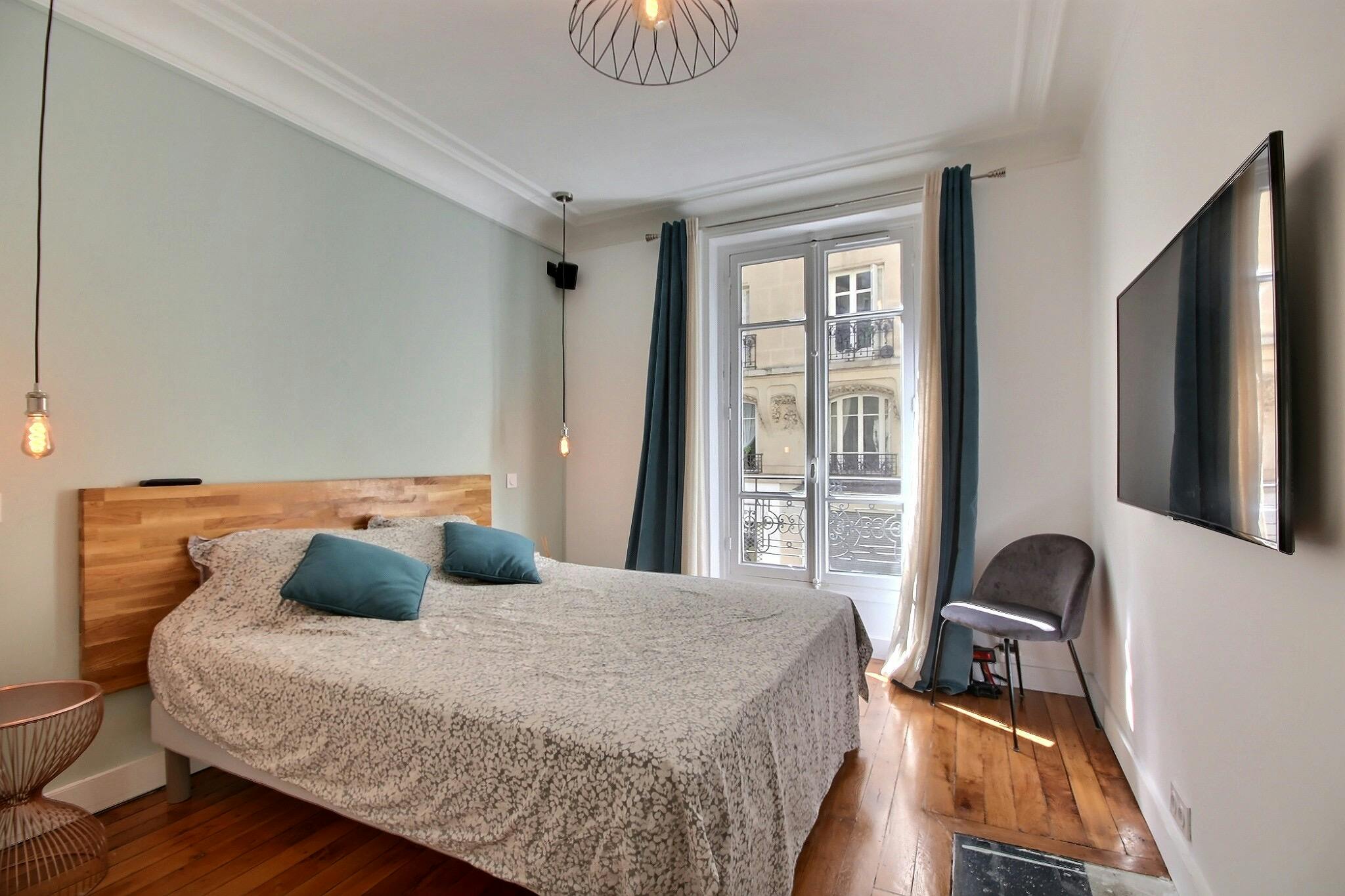 Rue du Mont Cenis, Paris preview