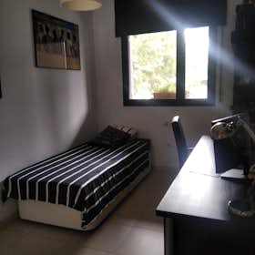 Private room for rent for €650 per month in Sant Cugat del Vallès, Carrer Antoni Solanell