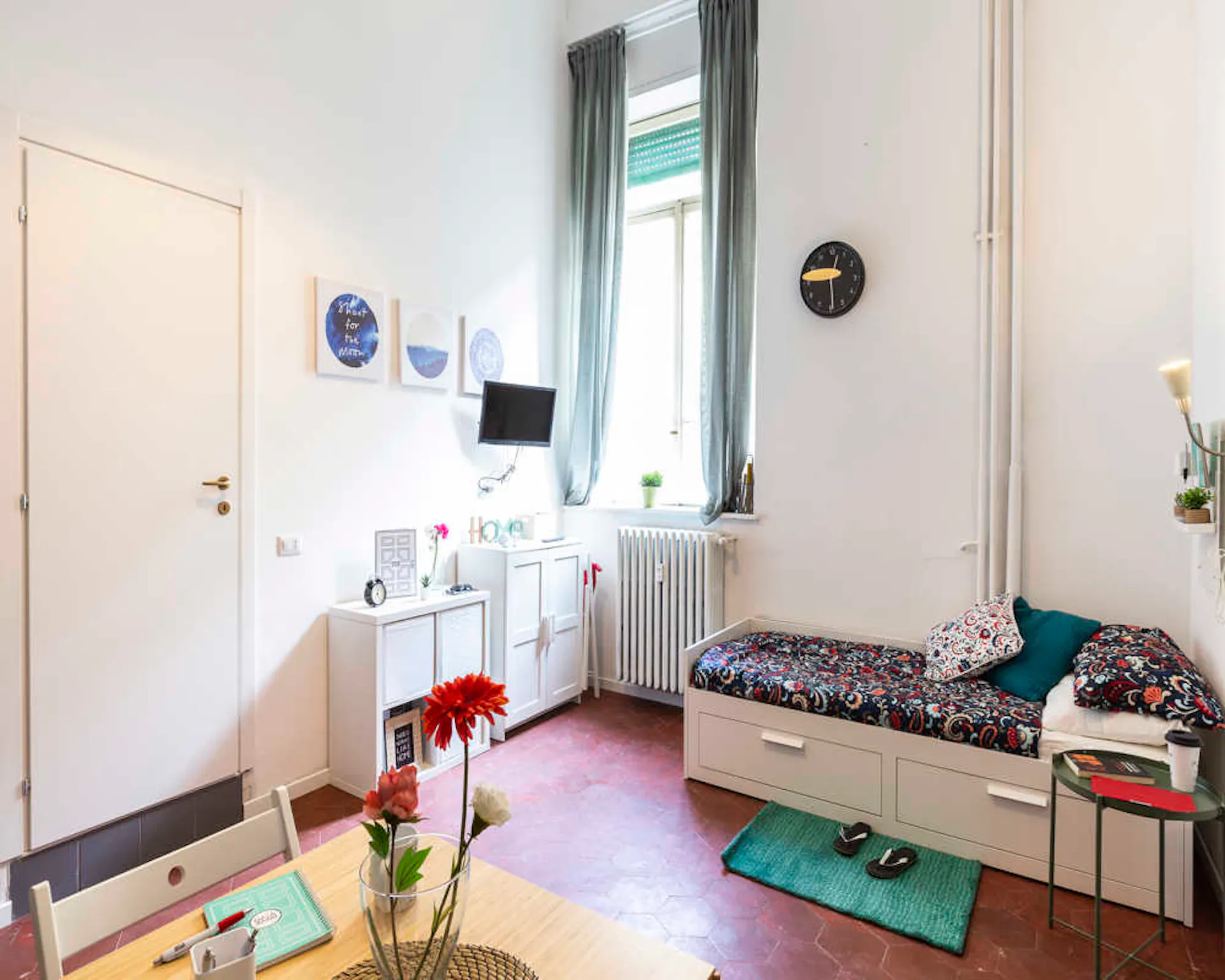 Via Paolo Bassi, Milan preview