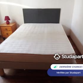 Private room for rent for €400 per month in La Flotte, Rue Sagebin Sibille Lavertu