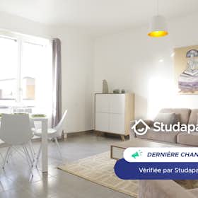 Apartment for rent for €1,600 per month in Bordeaux, Impasse Sainte-Catherine