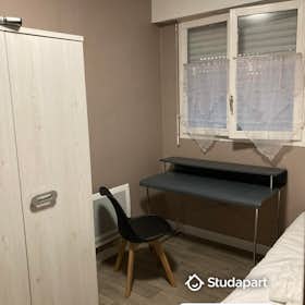 Отдельная комната сдается в аренду за 320 € в месяц в Aulnoy-lez-Valenciennes, Avenue de la Libération du 2 Septembre 1944