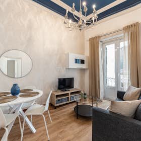 Apartment for rent for €1,700 per month in Madrid, Calle de Cervantes