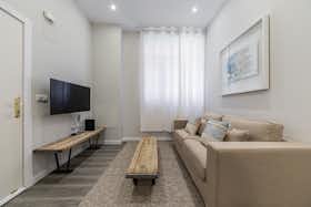 Apartment for rent for €1,800 per month in Madrid, Calle de Felipe Castro