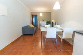 Apartment for rent for €1,588 per month in Braga, Rua do Taxa
