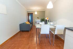 Appartement à louer pour 1 588 €/mois à Braga, Rua do Taxa