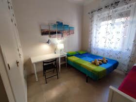 Private room for rent for €550 per month in Málaga, Avenida Manuel Agustín Heredia