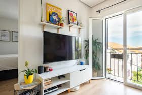 Apartment for rent for €2,500 per month in Sevilla, Calle Espinosa de los Monteros