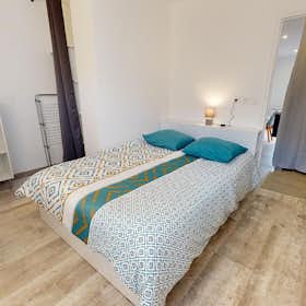 Chambre privée for rent for 340 € per month in Saint-Étienne, Rue Jean Allemane