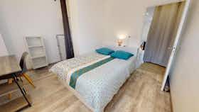 私人房间 正在以 €340 的月租出租，其位于 Saint-Étienne, Rue Jean Allemane