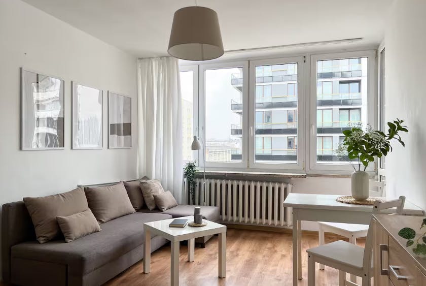 Żelazna, Warsaw preview