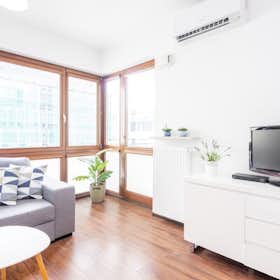 Apartment for rent for €1,600 per month in Warsaw, ulica Karolkowa