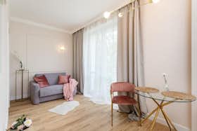 Apartment for rent for PLN 6,000 per month in Warsaw, ulica Białobrzeska