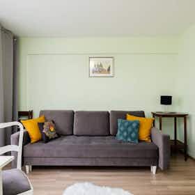 Apartment for rent for €1,300 per month in Warsaw, aleja Jana Pawła II
