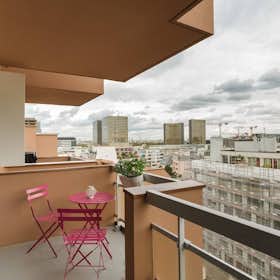 Studio for rent for €2,500 per month in Paris, Rue Dunois