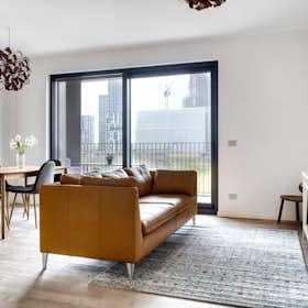 Appartement te huur voor € 3.000 per maand in Milan, Via Pier Paolo Pasolini