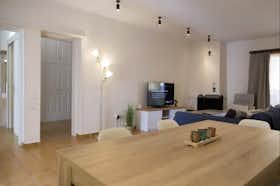 Appartement te huur voor € 1.300 per maand in Loutraki-Perachora, Kolokotroni
