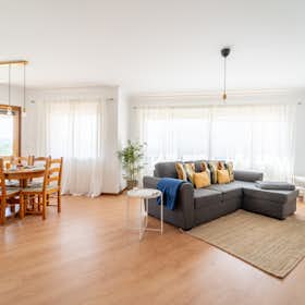 Дом сдается в аренду за 1 563 € в месяц в Viana do Castelo, Rua das Redes