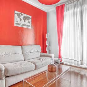 Apartment for rent for €3,000 per month in Milan, Via Marco Aurelio