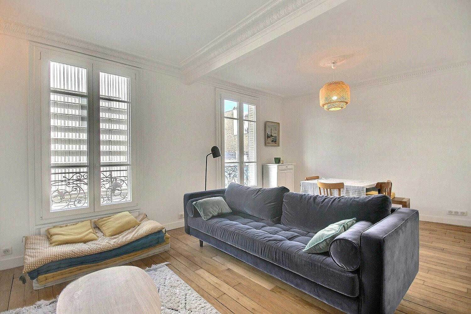 Apartment for rent for €2,568 per month in Paris, Rue Georges Pitard