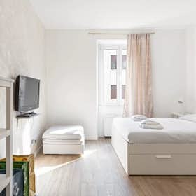 Apartment for rent for €3,000 per month in Milan, Via Niccolò Copernico