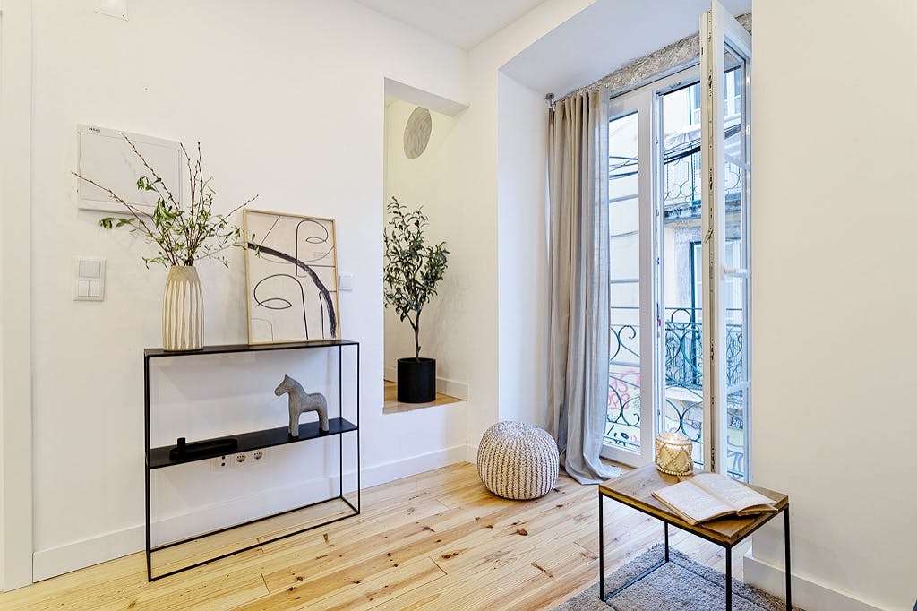 Apartment for rent for €1,400 per month in Lisbon, Rua do Vale