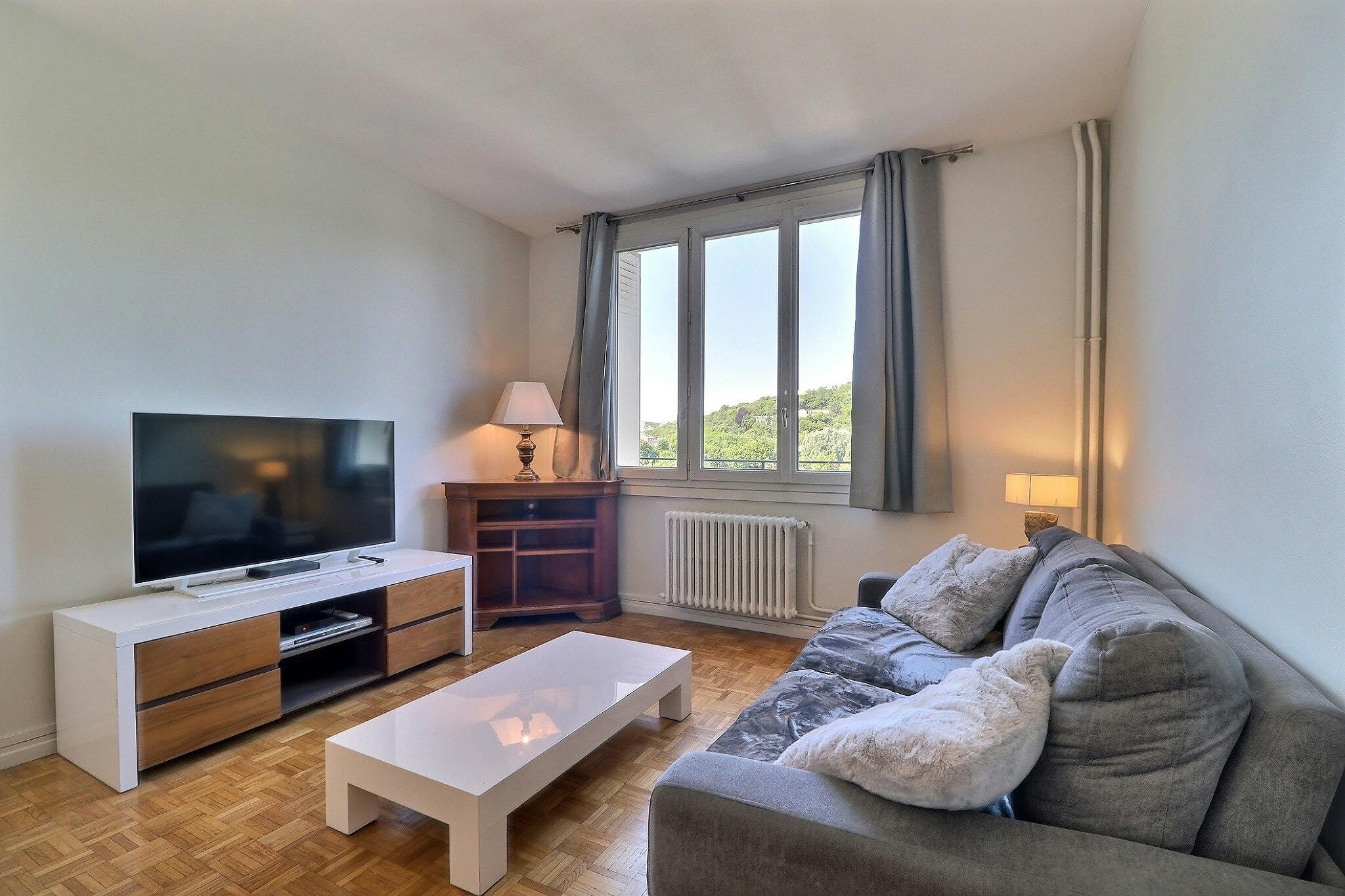 Apartament de închiriat pentru 1.542 EUR pe lună în Boulogne-Billancourt, Quai Alphonse le Gallo