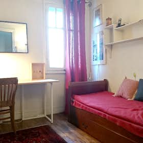 Apartment for rent for €500 per month in Paris, Avenue des Ternes