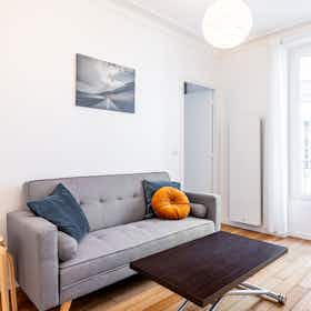 Apartment for rent for €2,200 per month in Paris, Boulevard Saint-Marcel