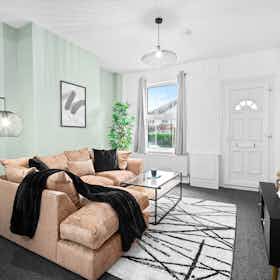 House for rent for £2,600 per month in Birmingham, Harborne Park Road