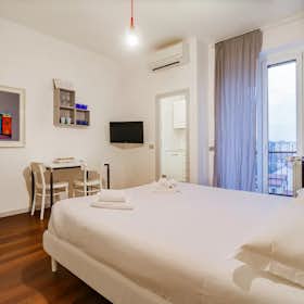 Apartment for rent for €3,000 per month in Milan, Via Ambrogio da Fossano Bergognone