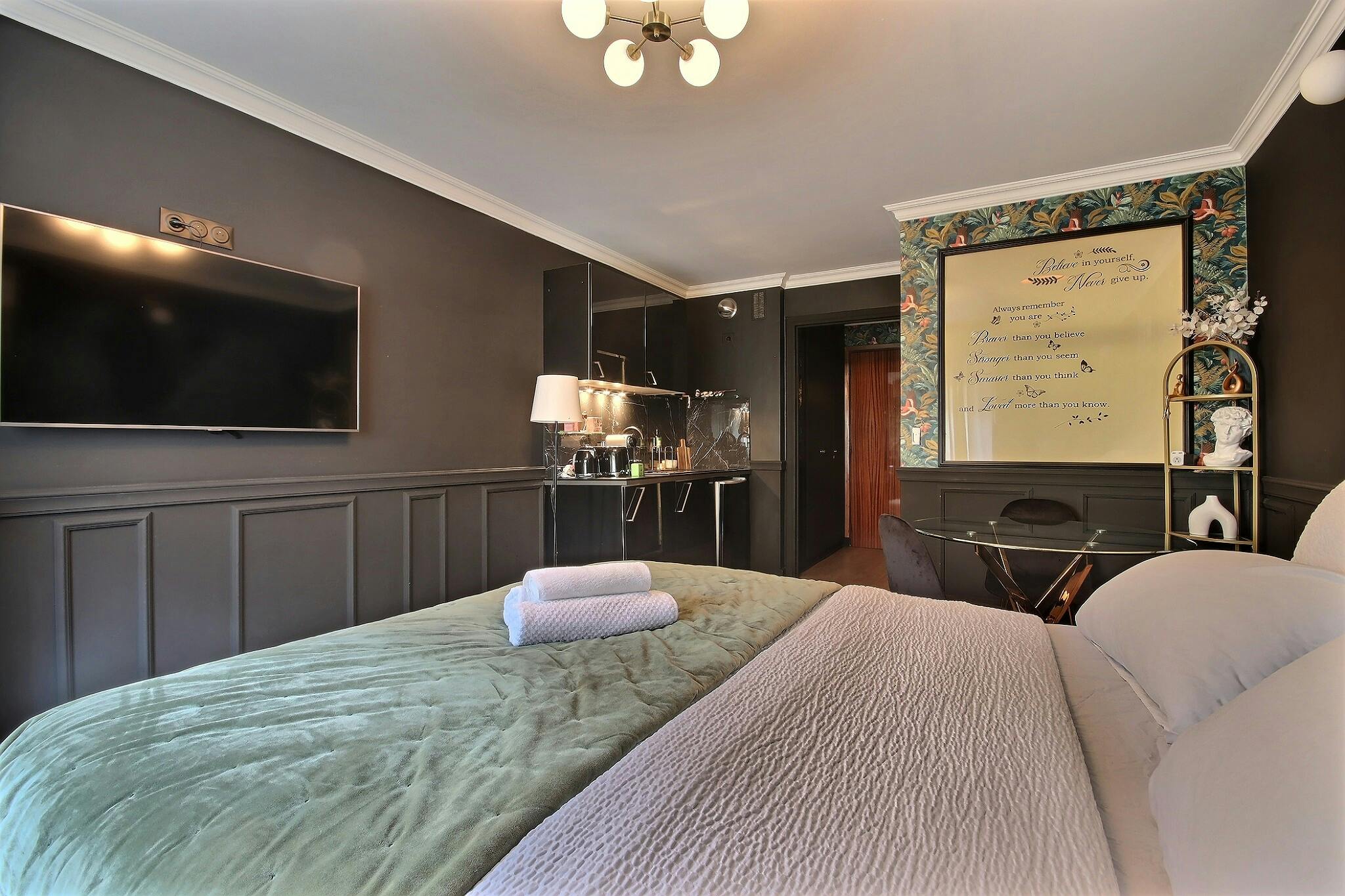 Rue d'Artois, Paris preview